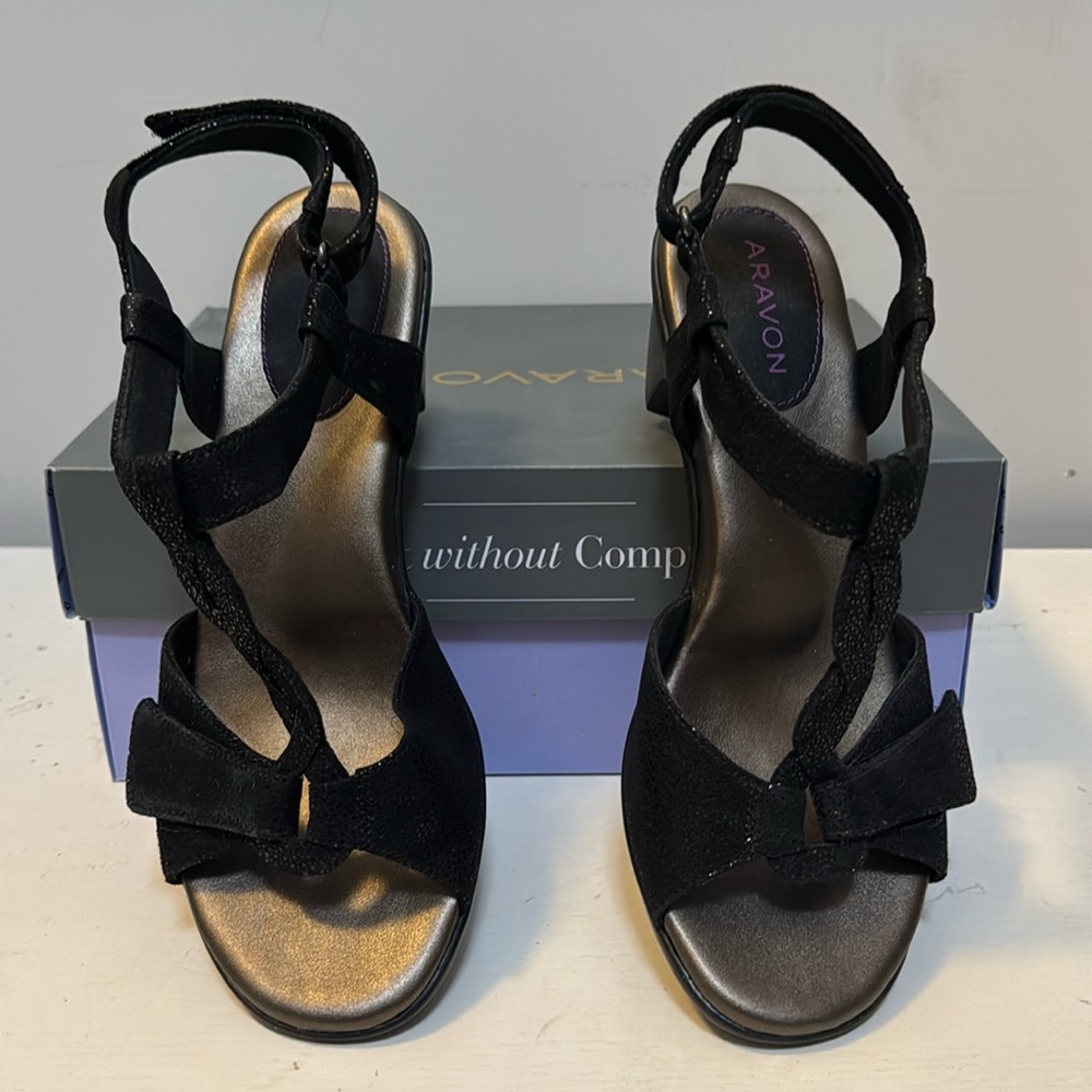 Aravon Medici Dressy T-strap Heels